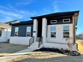 6207 SW Luna Ln in Bentonville, AR - Building Photo