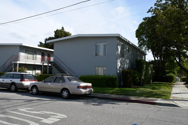 920 Evelyn St in Menlo Park, CA - Building Photo - Building Photo