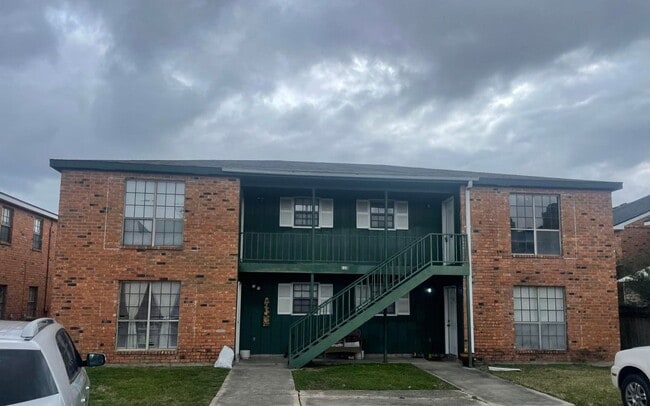 property at 114 Hummingbird Ln