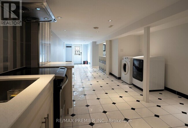 35 Florence Crescent in Toronto, ON - Building Photo - Building Photo