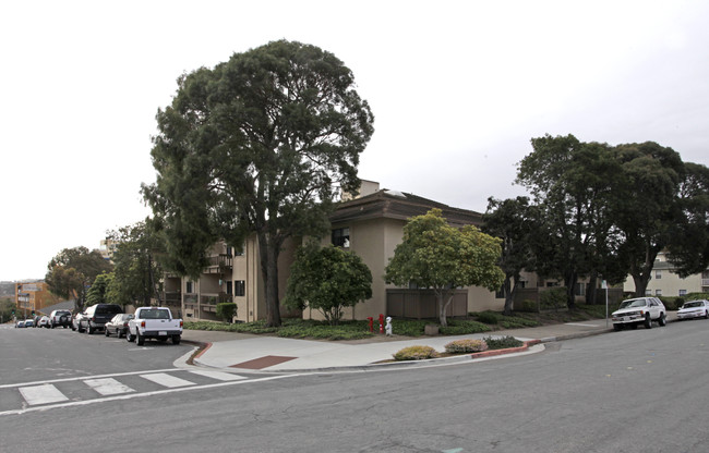 Portola Vista in Monterey, CA - Foto de edificio - Building Photo