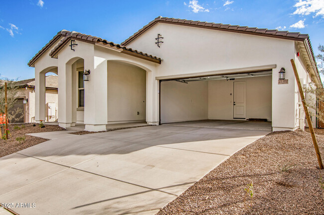 21301 W Roanoke Ave in Buckeye, AZ - Building Photo - Building Photo