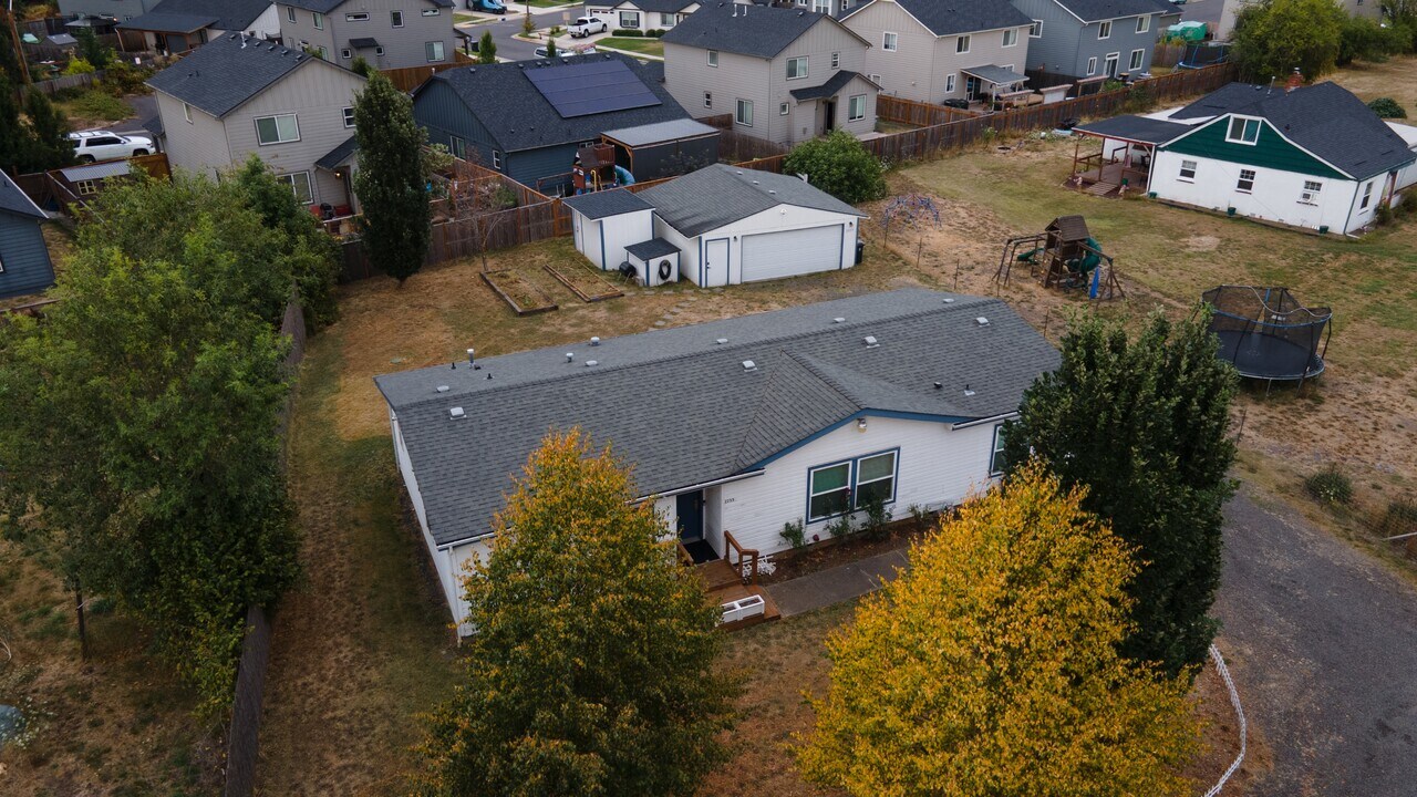 2255 Fuller Ln in Lebanon, OR - Building Photo