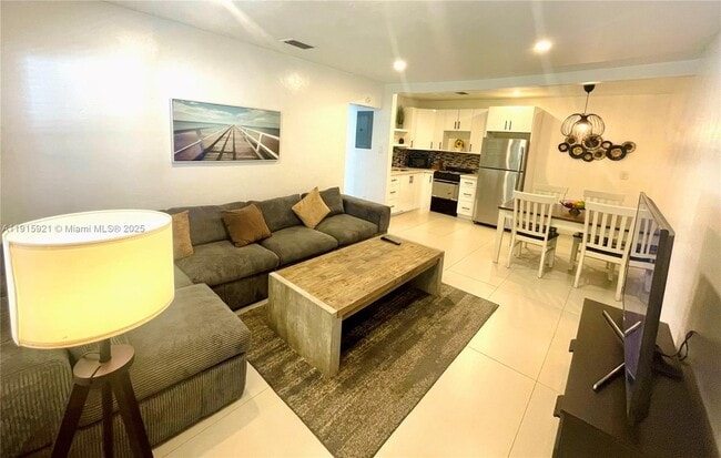 1211 NE 15th Ave in Fort Lauderdale, FL - Building Photo - Building Photo