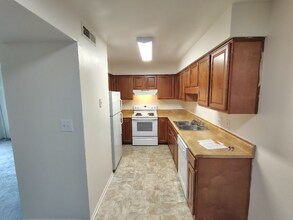 600 Reusens Rd in Lynchburg, VA - Foto de edificio - Building Photo