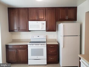 5732 Lofthill Ct in Alexandria, VA - Building Photo - Building Photo