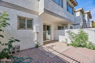 1402 E Osborn Rd, Unit 1 in Phoenix, AZ - Building Photo - Building Photo