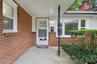 73 Stanley Dr in Newport News, VA - Building Photo