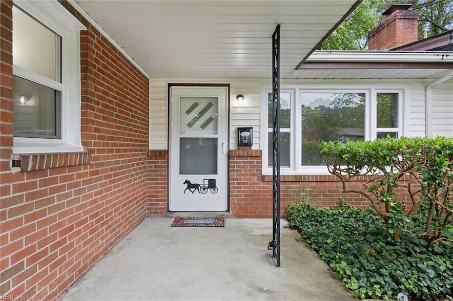 73 Stanley Dr in Newport News, VA - Foto de edificio
