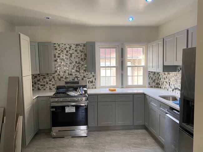 349 Warwick Ave, Unit 2nd