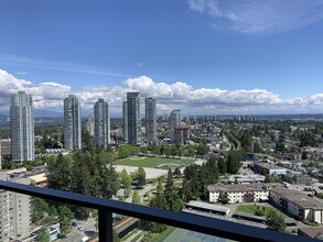 6658 Dow Ave in Burnaby, BC - Building Photo - Building Photo