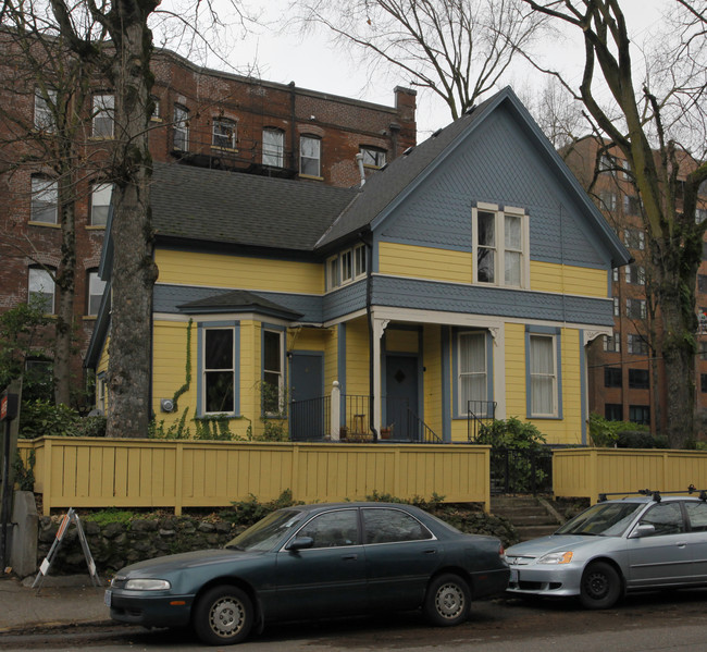 239 NW 20th Ave in Portland, OR - Building Photo - Building Photo