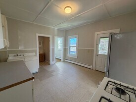 21-23-23 Lyman St in North Adams, MA - Building Photo