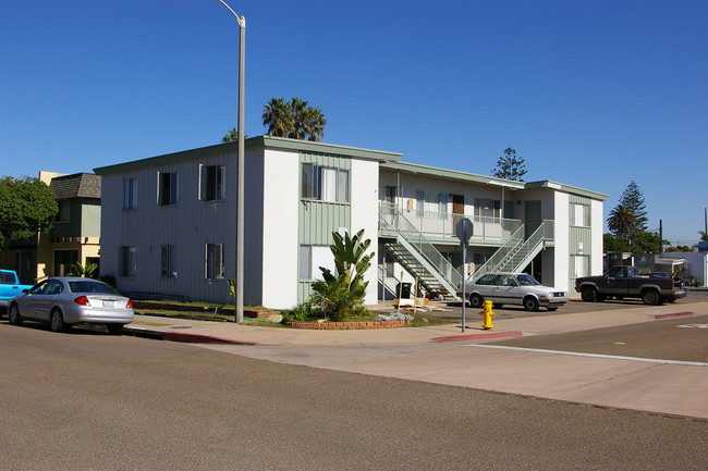 10 Units in Imperial Beach, CA - Building Photo - Building Photo