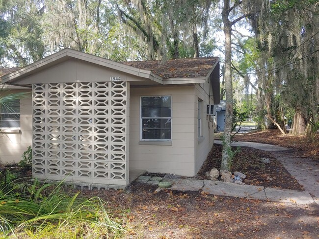 1944 NE 17th Way in Gainesville, FL - Building Photo - Building Photo