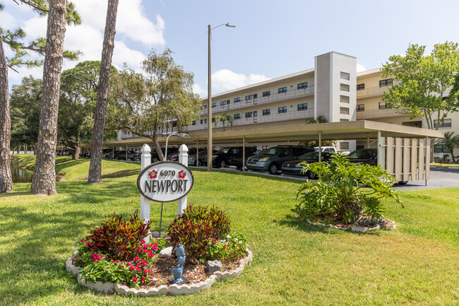 Terrace Park of Five Towns in St. Petersburg, FL - Building Photo - Building Photo