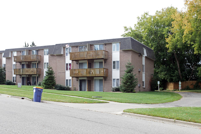 425 Shawmut Blvd in Grand Rapids, MI - Foto de edificio - Building Photo