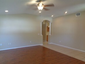 15511 Montilla Loop in Tampa, FL - Building Photo - Building Photo