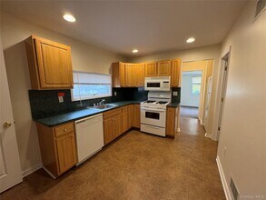 3 Brookwood St in Glen Head, NY - Building Photo - Building Photo