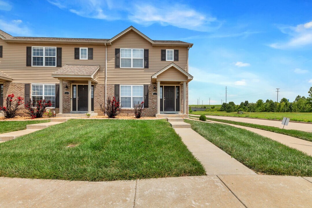 637 Bond St in St. Peters, MO - Building Photo