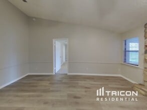 2258 Felucca Dr in Middleburg, FL - Building Photo - Building Photo