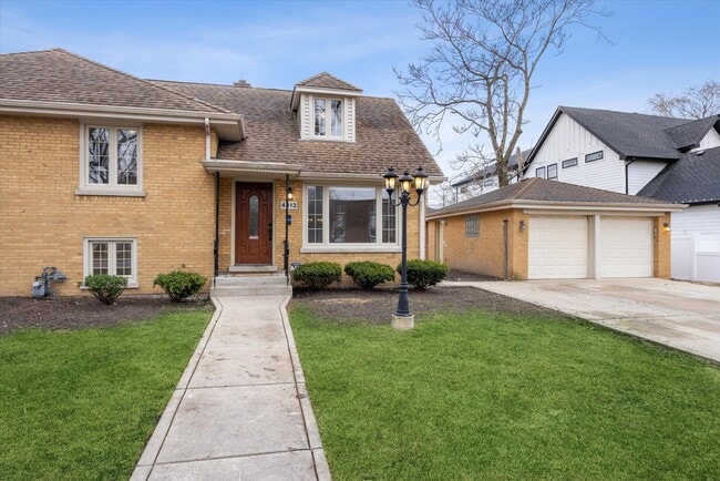 4413 Clausen Ave in Western Springs, IL - Building Photo - Building Photo