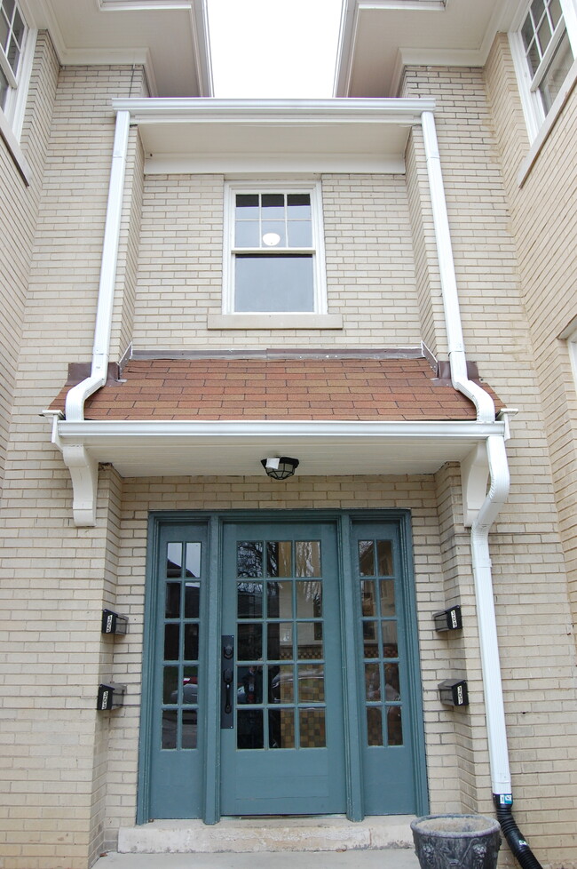 317 Park Dr, Unit PARK DR SADDB ROS in Charleston, WV - Foto de edificio - Building Photo