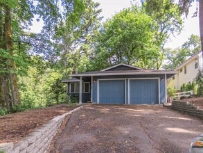 4185 SW Childs Rd in Lake Oswego, OR - Building Photo - Building Photo