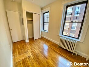 32 Queensberry St in Boston, MA - Building Photo - Building Photo