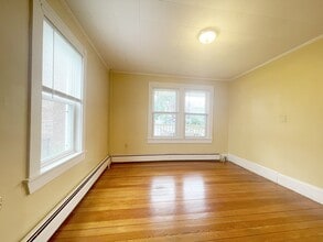 1834 River St, Unit 1 in Boston, MA - Foto de edificio - Building Photo