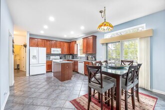 2566 Rourke Dr in Aurora, IL - Building Photo - Building Photo