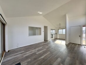 2 Chinook Ct in Randallstown, MD - Building Photo - Building Photo