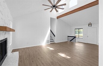 5111 Manitou Way SW in Stone Mountain, GA - Building Photo - Building Photo