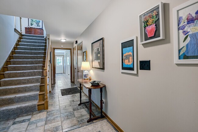 5631 S Elm St in Hinsdale, IL - Building Photo - Building Photo