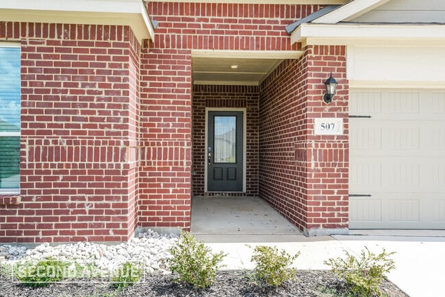 507 Bennie Leonard St in Venus, TX - Building Photo - Building Photo