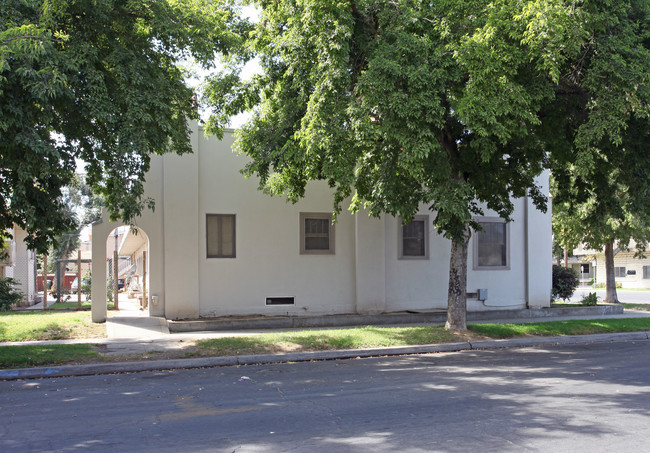 116 I St in Modesto, CA - Foto de edificio - Building Photo