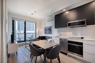 665 Rue Versailles in Montréal, QC - Building Photo - Building Photo