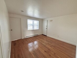 83 Thomas St in Chicopee, MA - Building Photo - Building Photo
