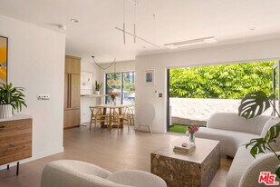 9061 Keith Ave in West Hollywood, CA - Building Photo