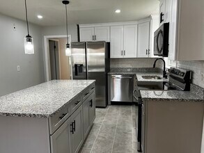 388 Burncoat St in Worcester, MA - Building Photo - Building Photo