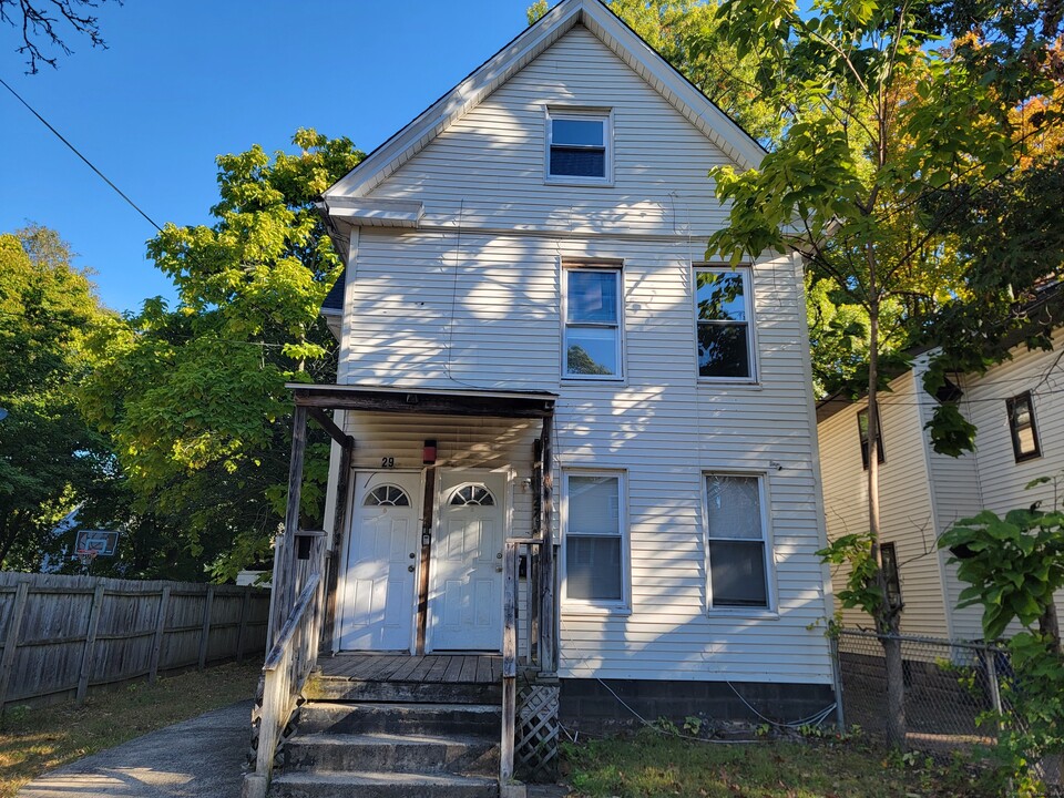 27 Lilac St in New Haven, CT - Building Photo