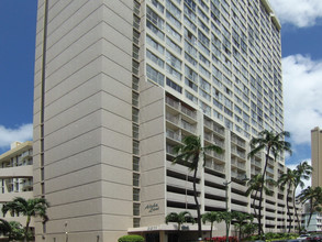 Aloha Lani in Honolulu, HI - Building Photo - Building Photo