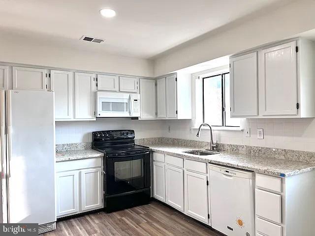 56 Rickmar Ln in Malvern, PA - Building Photo
