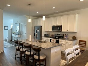 212 Addison Ct in Blacksburg, VA - Building Photo - Building Photo