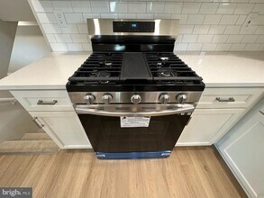 7504 Gresham St in Springfield, VA - Foto de edificio - Building Photo