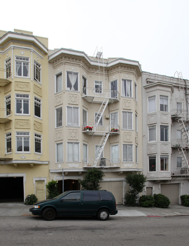 1247 Chestnut St in San Francisco, CA - Building Photo - Building Photo