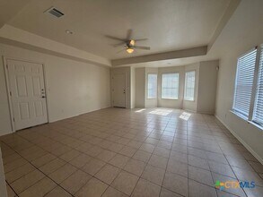 1160 Hilltop Dr in San Marcos, TX - Building Photo - Building Photo