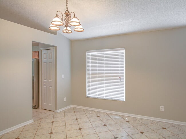 13720 Meadowpark Ave in Orlando, FL - Building Photo - Building Photo