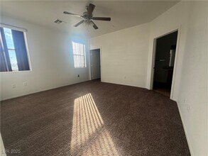 4437 Dover Straight St in Las Vegas, NV - Building Photo - Building Photo