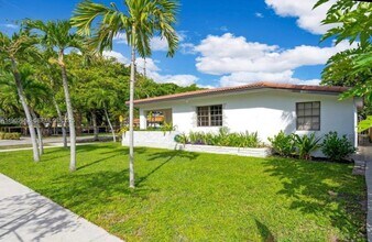 2121 SW 13th Ave in Miami, FL - Building Photo - Building Photo